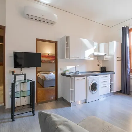 Ponte Vecchio Flat شقة *